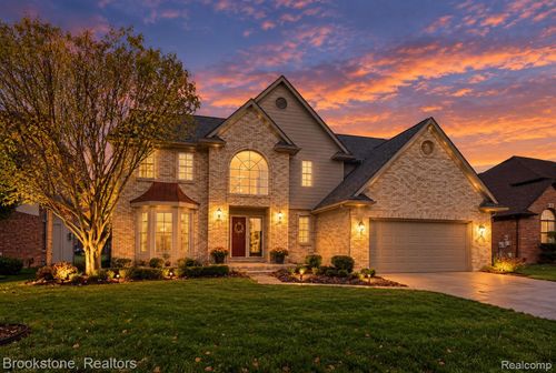 45833 Winthrop Pl, Macomb, MI, 48044-5791 | Card Image