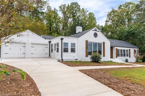 178 E Salisbury St, Denton, NC, 27239-8028 | Card Image