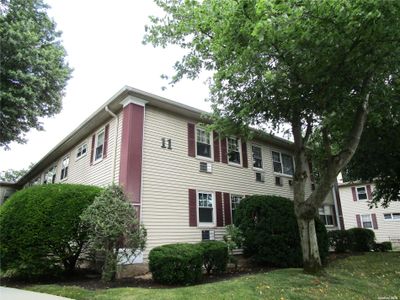 11-G - 324 Post, Home with 2 bedrooms, 1 bathrooms and null parking in Westbury NY | Image 2