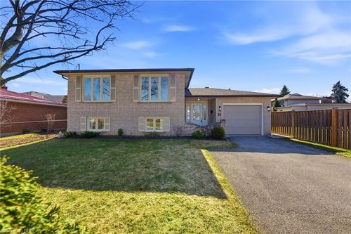 35 Bernard Ave, Brantford, ON, N3R7K7 | Card Image