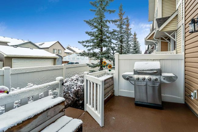 127 New Brighton Villas Se, Home with 2 bedrooms, 2 bathrooms and 2 parking in Calgary AB | Image 3