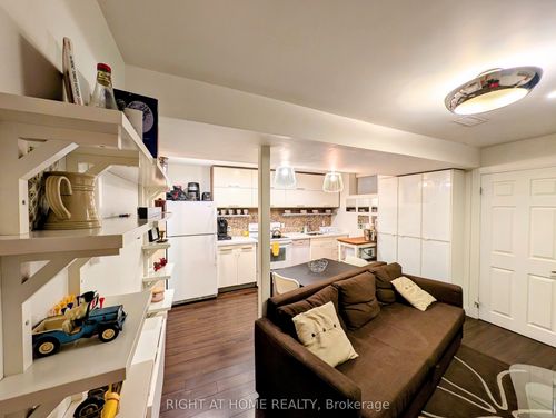 b-297 Keele St, Toronto, ON, M6P2K5 | Card Image