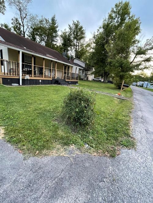 802 E 1st St, Richlands, VA, 24641-3004 | Card Image