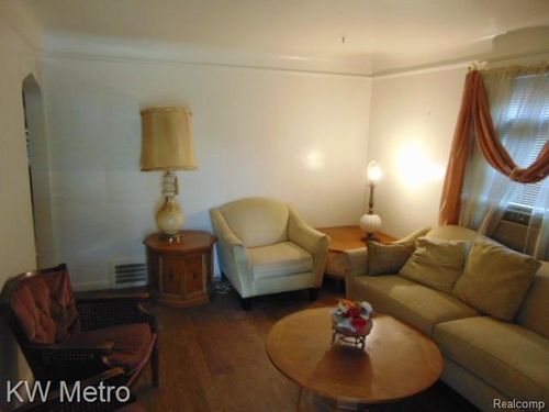 20495 Meyers Rd, Detroit, MI, 48235-1108 | Card Image