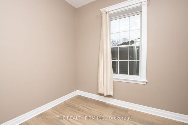 666 Lorne Ave, Home with 5 bedrooms, 3 bathrooms and 1 parking in London ON | Image 22