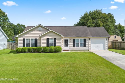 122 Settlers Cir, Jacksonville, NC, 28546-5532 | Card Image