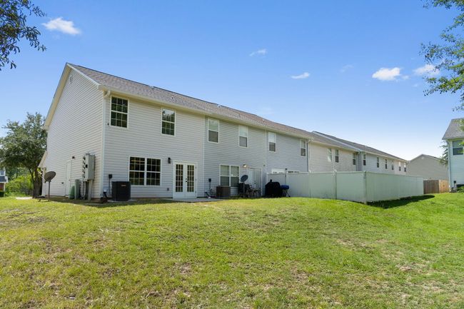 Rear Exterior | Image 37