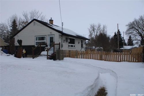 40 King St W, Yorkton, SK, S3N0T8 | Card Image