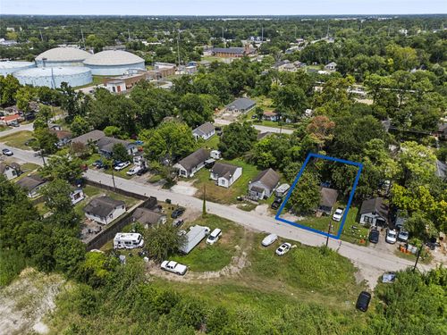 7324 Parkes St, Houston, TX, 77088-7725 | Card Image