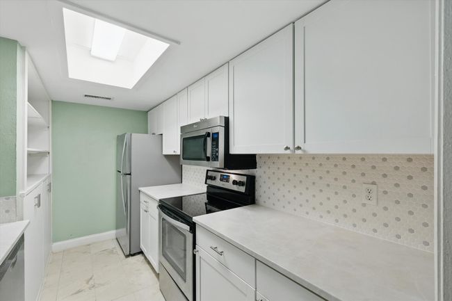 APT-2136 - 12824 Midway Rd, Condo with 2 bedrooms, 2 bathrooms and null parking in Dallas TX | Image 14