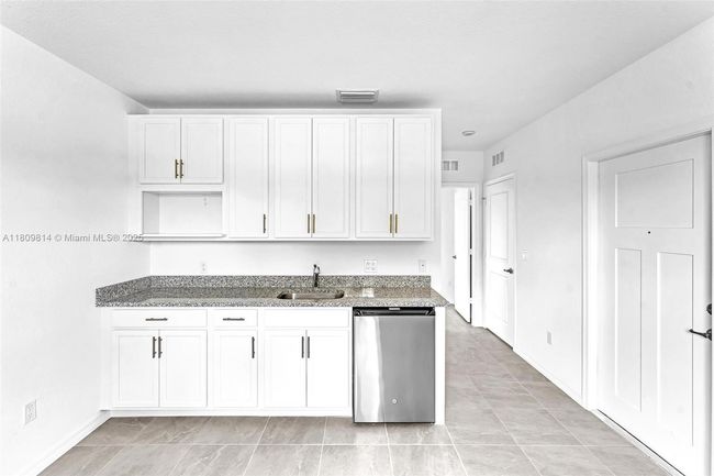 2033 Sw Castinet Ln, House other with 4 bedrooms, 3 bathrooms and null parking in Port St. Lucie FL | Image 15