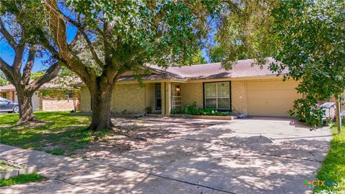 504 Maplewood Dr, Victoria, TX, 77901-4525 | Card Image