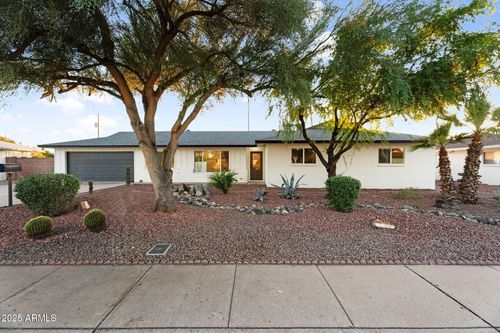 1523 W Flynn Ln, Phoenix, AZ, 85015-1431 | Card Image