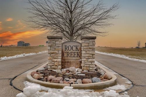 4 Sandstone Ave, Carlock, IL, 61725 | Card Image