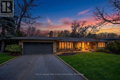 1561 Pinetree Cres, Mississauga, ON, L5G2S9 | Card Image