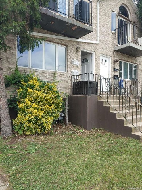 1-81-12 Commonwealth Blvd, Bellerose, NY, 11426-1751 | Card Image