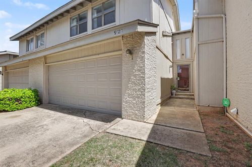 9828 Hefner Village Pl, Oklahoma City, OK, 73162-7734 | Card Image