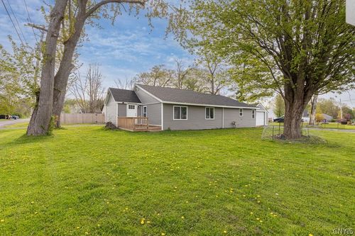 7482 Surbrook Rd, Lysander, NY, 13027-9441 | Card Image