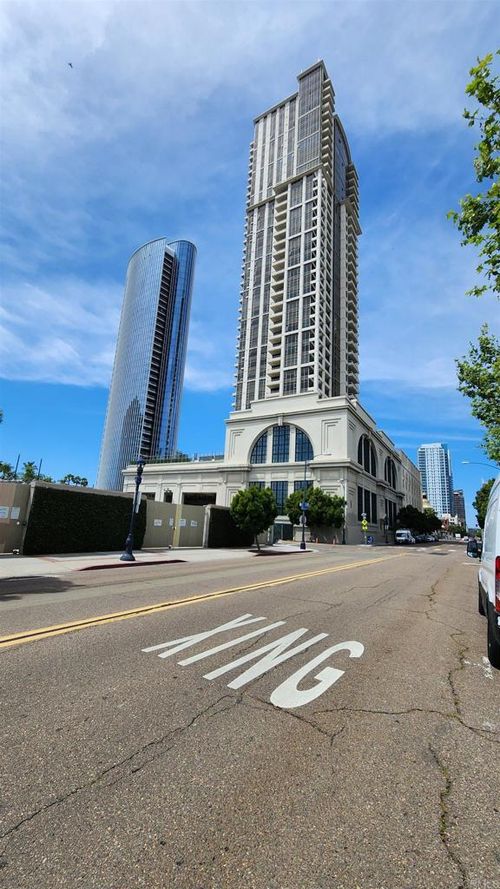2805-700 W E St, San Diego, CA, 92101-8952 | Card Image