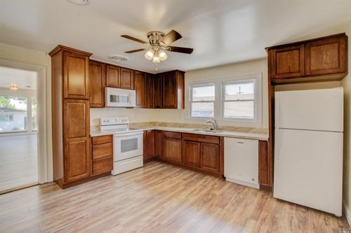 206 Crest St, Antioch, CA, 94509-1834 | Card Image