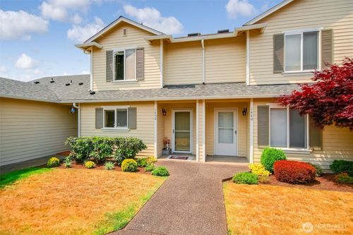 1450 Mountain View Dr, Enumclaw, WA, 98022-8233 | Card Image