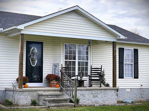 409 Green Valley Dr, Livingston, TN, 38570-6067 | Card Image