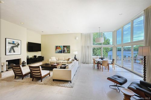 21 Lake Rd, North Hempstead, NY, 11020 | Card Image