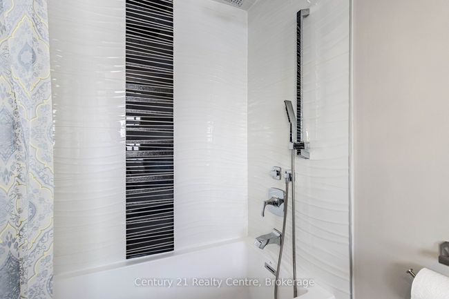 34 Niagara Pl, House other with 4 bedrooms, 4 bathrooms and 4 parking in Brampton ON | Image 23