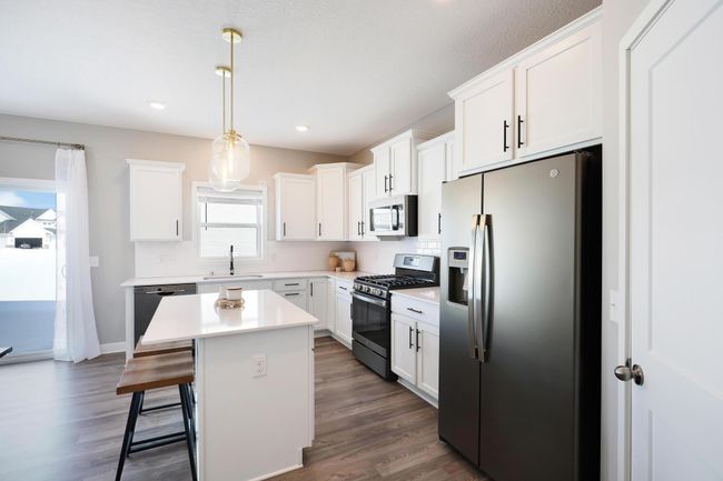 Great island for snacks & entertaining | Image 18