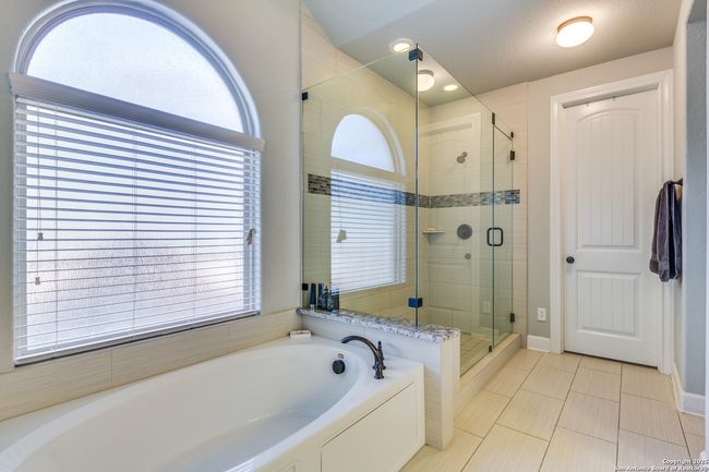 8822 Whisper Gate, House other with 4 bedrooms, 3 bathrooms and null parking in Fair Oaks Ranch TX | Image 16