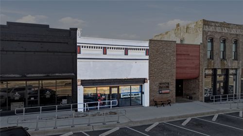 108 E Main St, Whitesboro, TX, 76273-1705 | Card Image