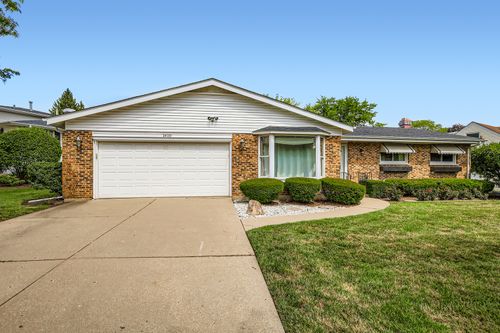 1410 W Lexington Dr, Arlington Heights, IL, 60004-2810 | Card Image