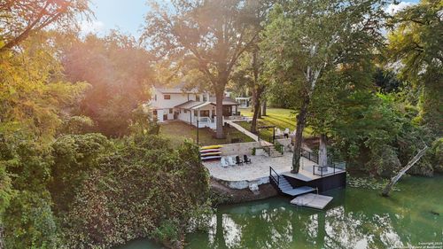 198 Guadalupe River Dr, Seguin, TX, 78155-7135 | Card Image