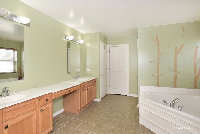 2668 Connolly Ln, House other with 4 bedrooms, 4 bathrooms and 6 parking in West Dundee IL | Image 11