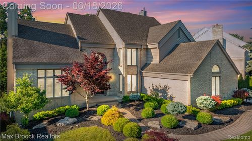 7102 Alta Vista Dr, West Bloomfield, MI, 48322-2773 | Card Image