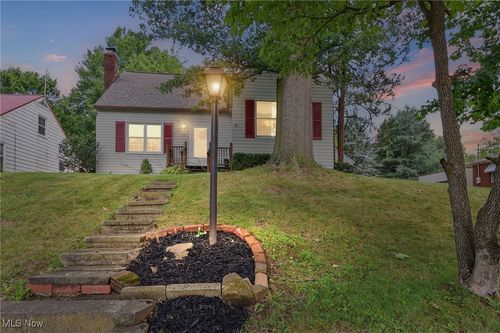 562 Bloomington Dr, Wooster, OH, 44691-3012 | Card Image