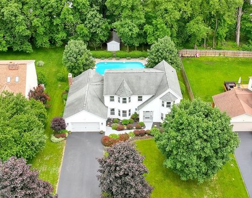 75 County Clare Cres, Fairport, NY, 14450-9179 | Card Image