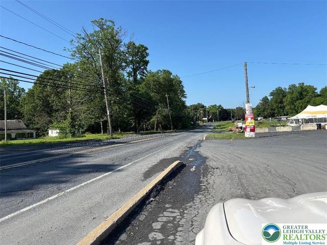 992 Blue Valley Dr, Home with 0 bedrooms, 0 bathrooms and null parking in Pen Argyl PA | Image 5