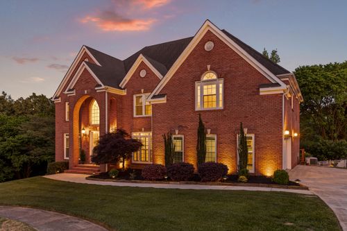 6404 Beacon Pointe Cir, Hixson, TN, 37343-3199 | Card Image