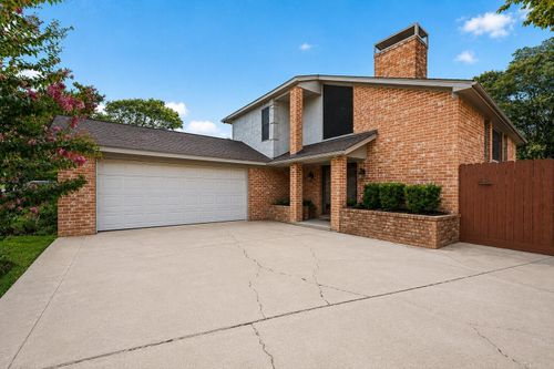 16526 De Lozier St, Jersey Village, TX, 77040-2056 | Card Image