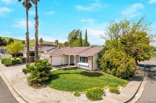 5002 Greenwood Court, Fairfield, CA, 94534 | Card Image