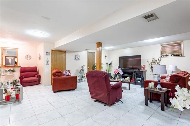 27 Bascom Pl, Home with 6 bedrooms, 3 bathrooms and null parking in Staten Island NY | Image 18