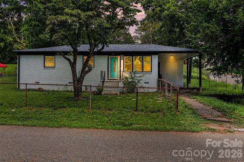 518 Baker St, Kings Mountain, NC, 28086-2404 | Card Image