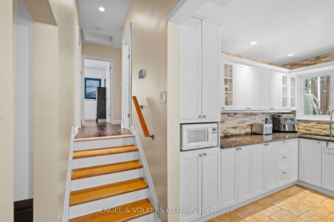 797 Hamlet Rd, House other with 2 bedrooms, 2 bathrooms and 2 parking in Ottawa ON | Image 16