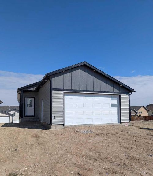 98 Sunwood Cres Sw, Medicine Hat, AB, T1B0R5 | Card Image
