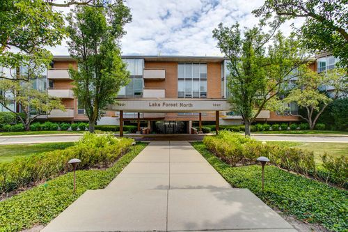 235-1301 N Western Ave, Lake Forest, IL, 60045-1288 | Card Image