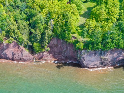 E266 Lake Rd, Ironwood, MI, 49938-9736 | Card Image