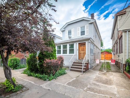5812 32nd Ave, Woodside, NY, 11377-2018 | Card Image