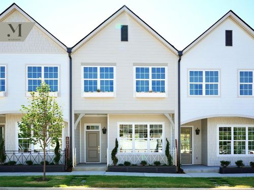 1576 Madison St, Chattanooga, TN, 37408-2135 | Card Image