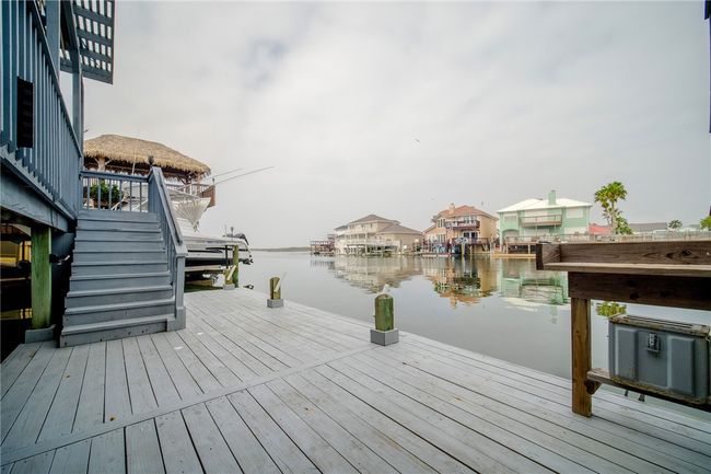 beautiful glassy canal with direct access to the ski basin | Image 26